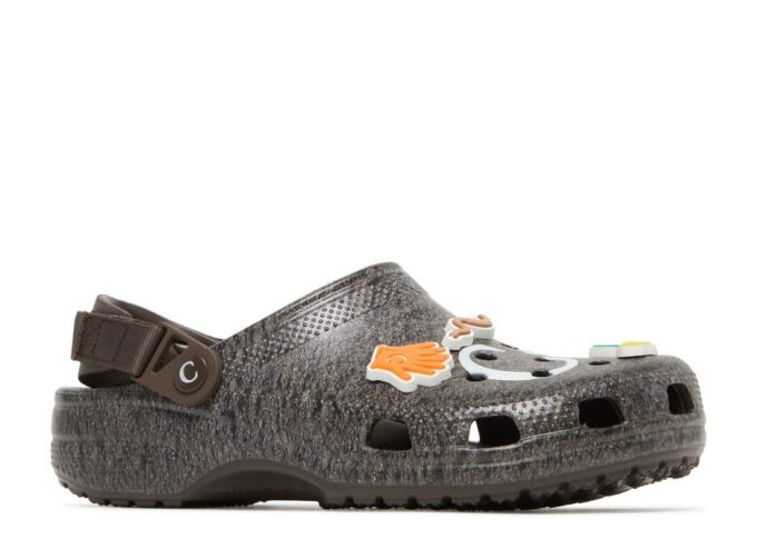 Anwar Carrots x Clog “Soil – Espresso”